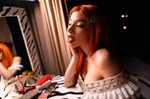 Yeri Mua Releases Debut Album, ‘De Chava’